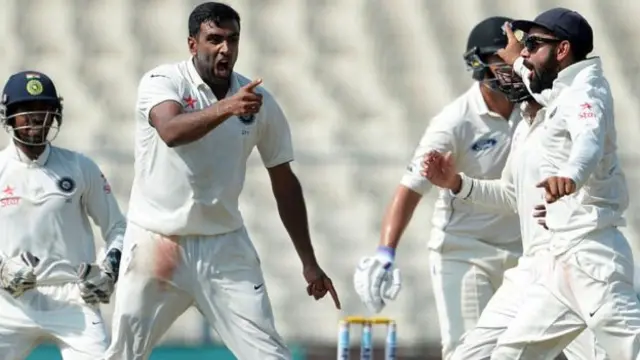 300-ஆவது டெஸ்ட் விக்கெட்டை பெற்ற அஸ்வின்