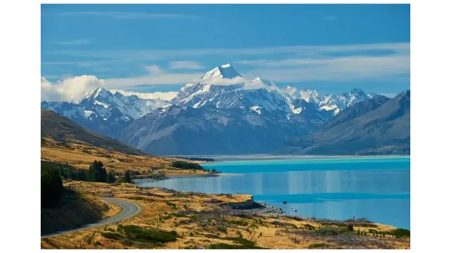 کوه کوک، بلندترین قله نیوزیلند، همچنین بلندترین قله قاره زیلندیا است.