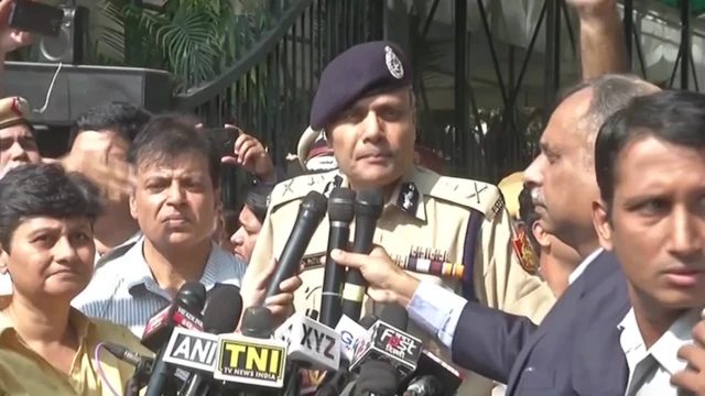 दिल्ली पुलिस प्रदर्शन, अमूल्य पटनायक, दिल्ली पुलिस कमिश्नर