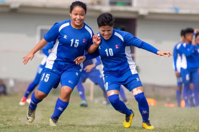 अनु लामा अभ्यास