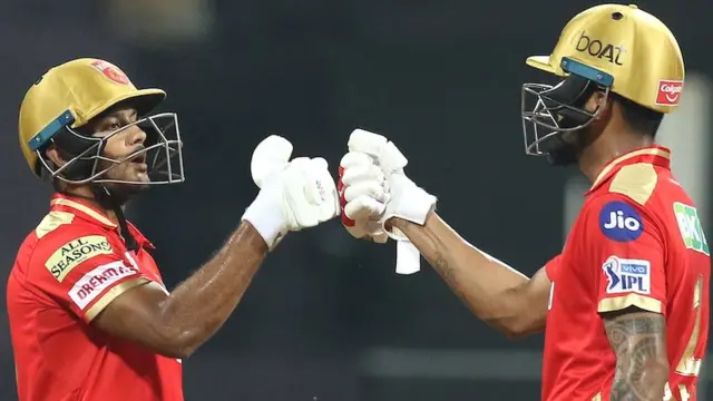 मयंक अग्रवाल और कप्तान केएल राहुल ने पहले विकेट के लिए शतकीय साझेदारी निभाई