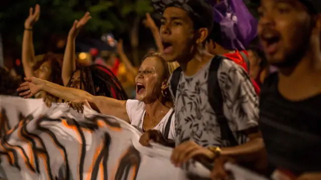 Protesto contra reformas