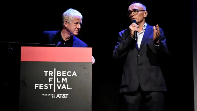 Автор сценария Ричард Кертис (на снимке слева) и режиссер Дэнни Бойл рассказывают о своей работе