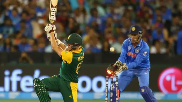 கேப்டனாகவும், பேட்ஸ்மேனாகவும் மட்டுமல்ல, விக்கெட் கீப்பராகவும் தோனி சிறப்பாக பங்களித்ததால் பல ஒருநாள் மற்றும் டி-20 போட்டிகளில் இந்தியாவால் வெற்றி பெற முடிந்தது.