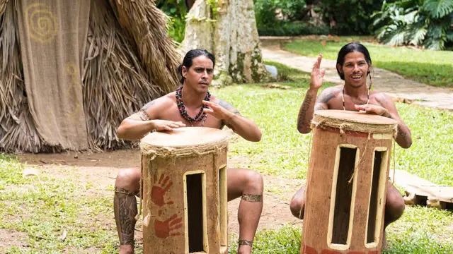 Recreación de indios tainos.