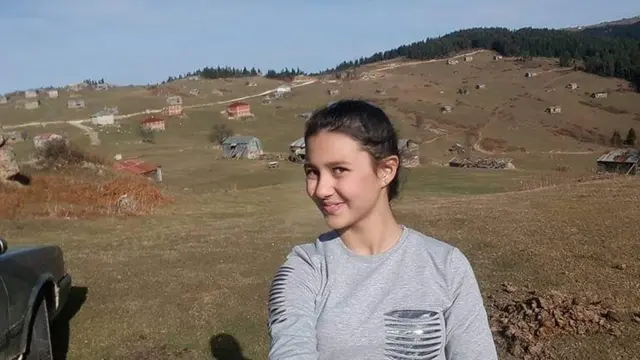 Giresun'da 16 yaşındaki Sıla Şentürk'ün öldürülmesi kadın cinayetlerine tekrar dikkatin çekilmesine yol açarak büyük tepki topladı. DHA'nın haberine göre Şentürk, Hüseyin Can Gökçek adındaki kişi tarafından bıçakla öldürüldü.