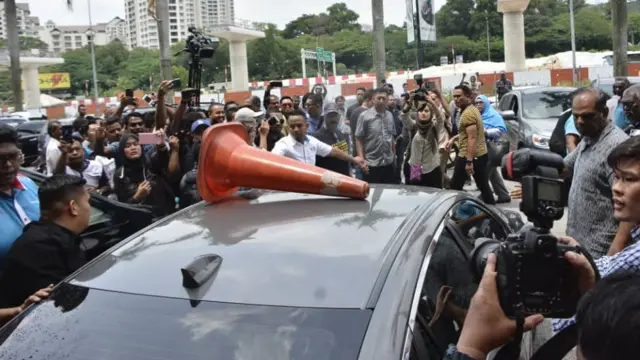 டியான் சுவா இன்று சிலரால் தாக்கப்பட்டார்