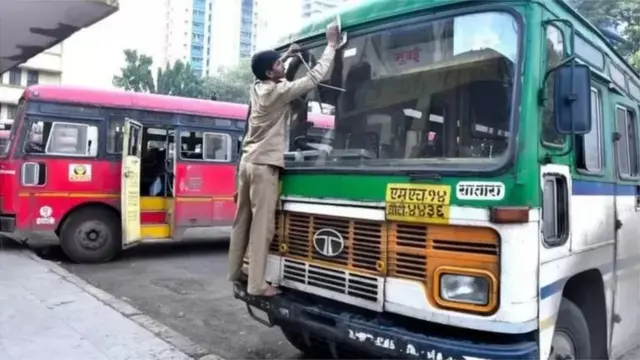 एसटी कर्मचारी