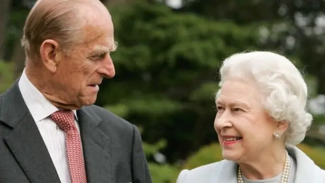 ปีที่ผ่านมาถือเป็นวโรกาสครบรอบ 70 ปีแห่งการอภิเษกสมรส ระหว่างสมเด็จพระราชินีนาถฯ และเจ้าชายฟิลิป พระราชสวามี