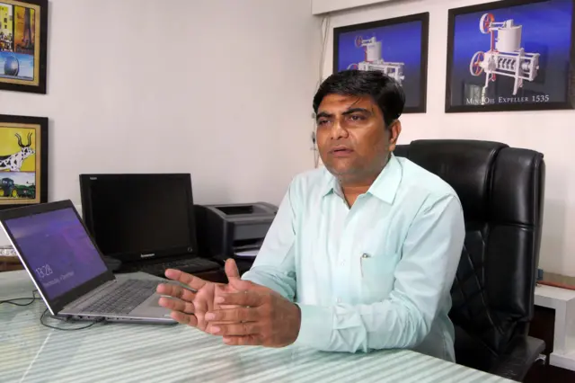 શીંગતેલ, ઓઈલ મિલ, કાચી ઘાણીનું તેલ, મગફળી, ખેતી, ખેડૂત, બીબીસી ગુજરાતી 