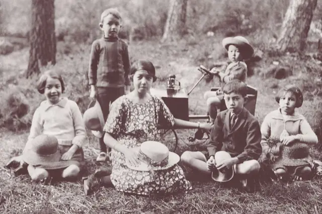 ဂါးထရုတို့ မောင်နှမတစ်သိုက်