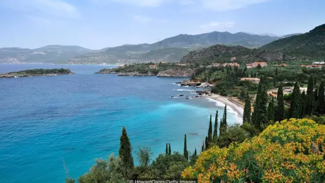 Bán đảo Mani nhô ra biển Ionian từ Peloponnese.