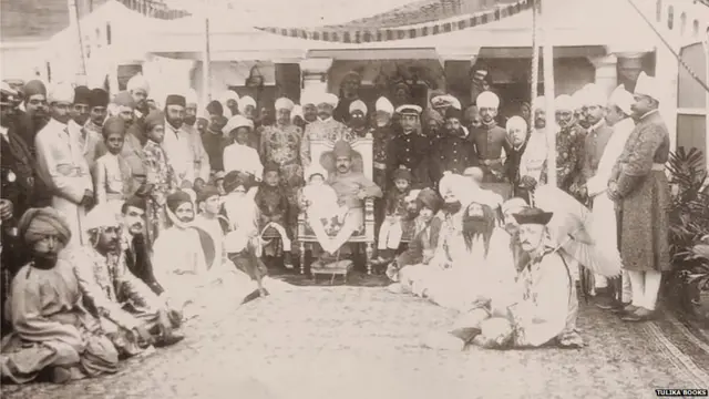 1911मध्ये आपल्या राज्याभिषेकादरम्याननिजाम मीर उसमान अली खाँ