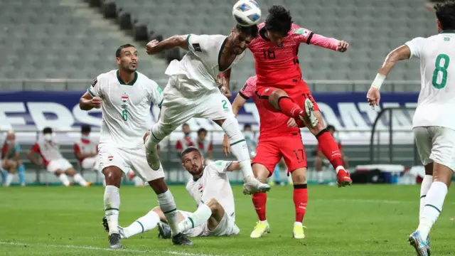 العراق ينتزع نقطة ثمينة من مضيفه الكوري الجنوبي