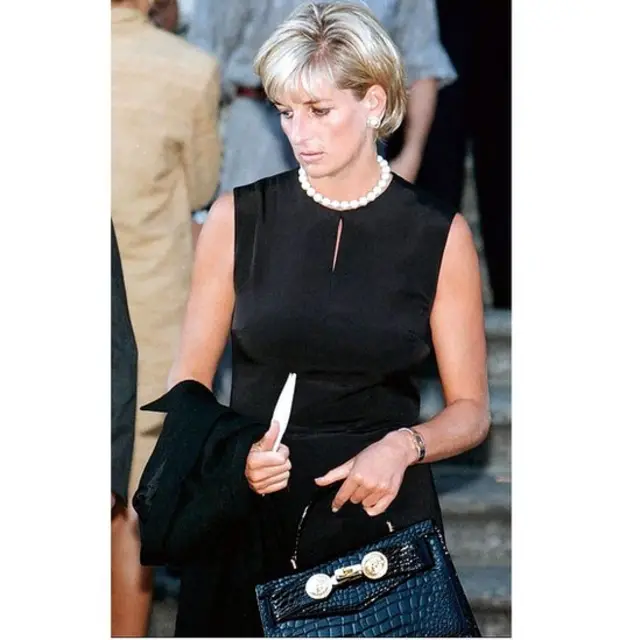 Диана надевала черное не только на похоронах...