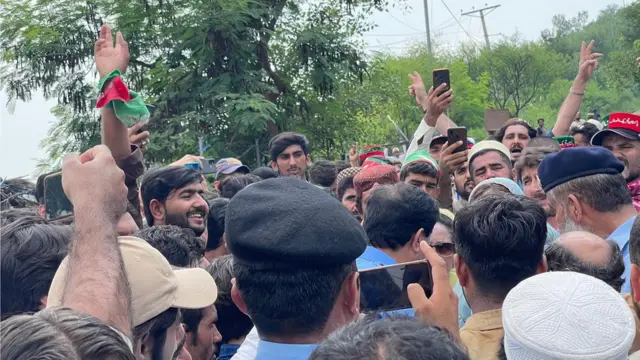 بنی گالہ، پی ٹی آئی