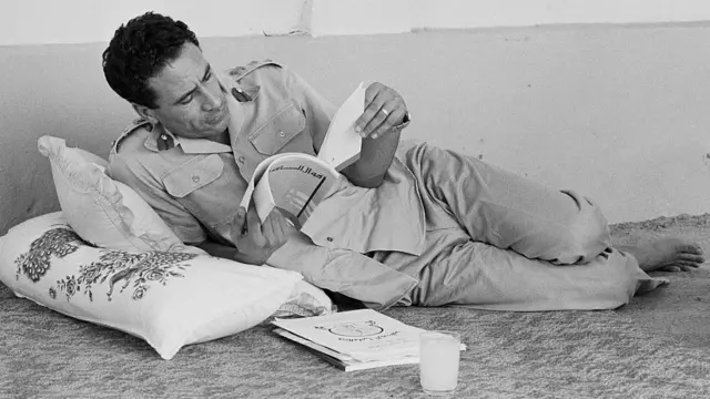 राजधानी त्रिपोली मधल्या घरात