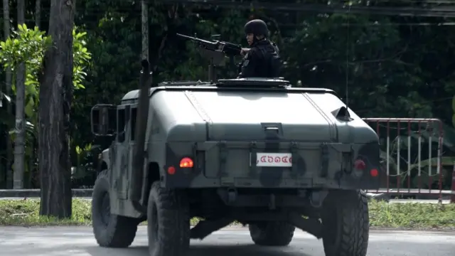 ความรุนแรงในจังหวัดชายแดนภาคใต้เกิดขึ้นอย่างต่อเนื่องมา 15 ปี มีผู้เสียชีวิตกว่า 7,000 คน และบาดเจ็บกว่า 13,000 คน