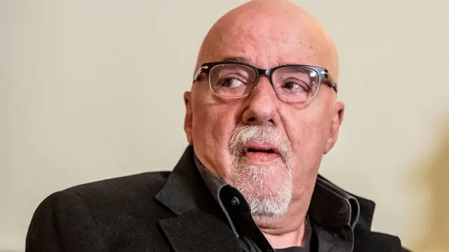 Paulo Coelho.