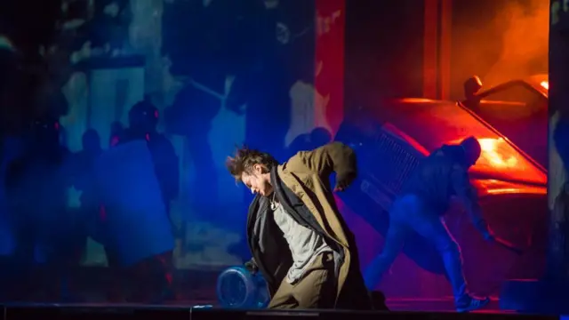 Сцена из спектакля "Преступление и наказание"