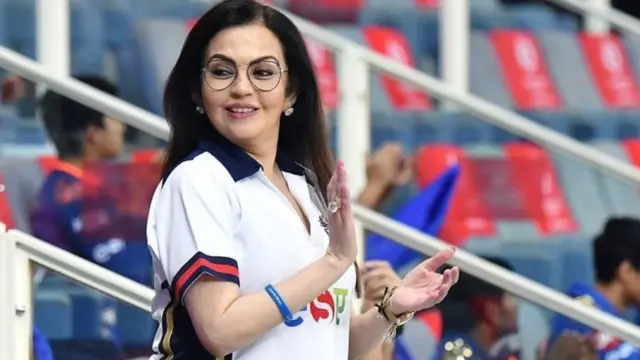 नीता अंबानी