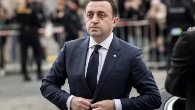 Іраклій Гарібашвілі каже, що не може відповідати за життя Саакашвілі, бо життя та долі всіх смертних - у руках божих