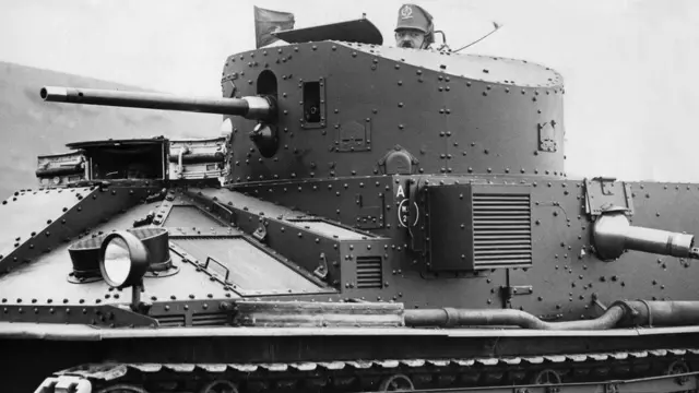 امان الله خان په بريتانیا کې د دې هېواد په جوړ شوي ټانک کې