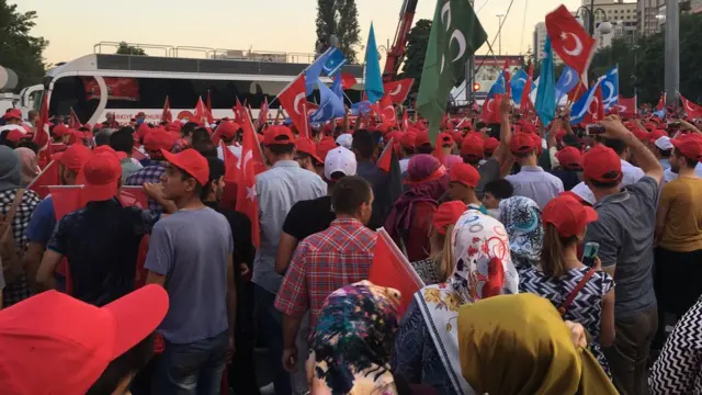 Ankara Kızılay'da darbe karşıtı gösteriler