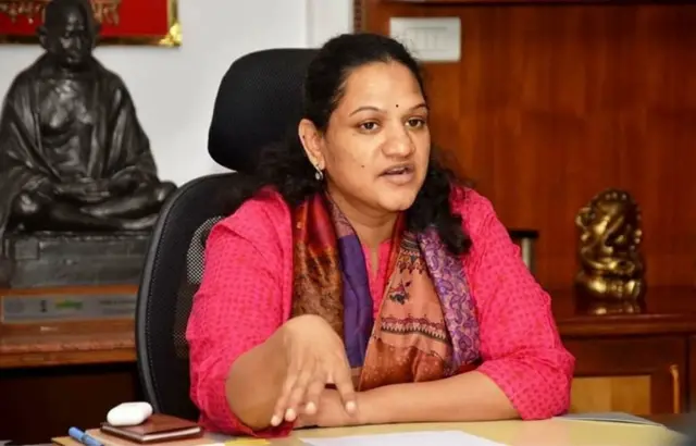 గుమ్మళ్ల సృజన, గ్రేటర్ విశాఖ మున్సిపల్ కమిషనర్