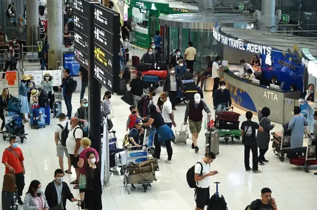 คนที่สนามบิน