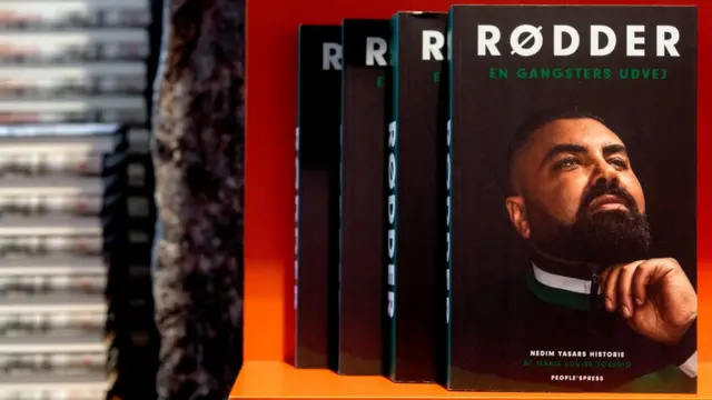 کتاب خاطرات یاسر، "ریشه‌ها: خروج یک گانگستر" سه‌شنبه منتشر شد