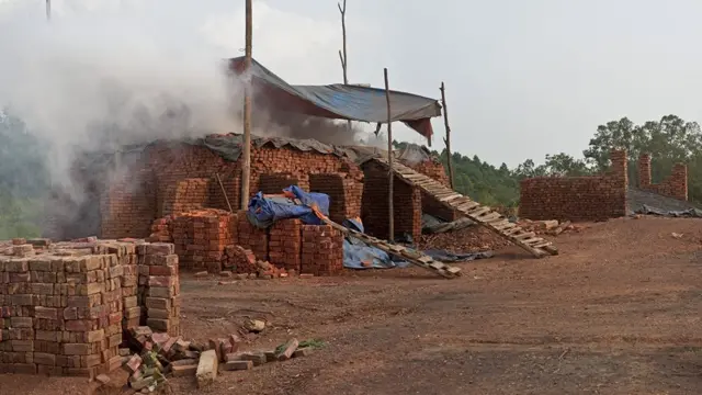 முடக்கப்பட்ட காஷ்மீர்: தினக்கூலியாக மாறிய ஊடகவியலாளர்கள் #GroundReport