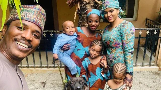 Zahradeen Sani da iyalinsa