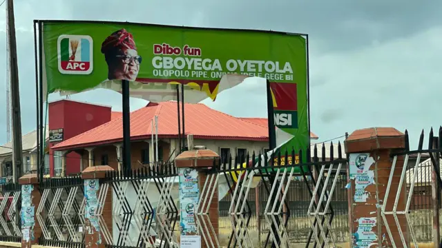 Patako ikede Oyetola ti wọn fa ya