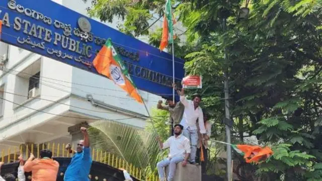 టీఎస్‌పీఎస్సీ వద్ద విద్యార్థి సంఘాల ఆందోళన