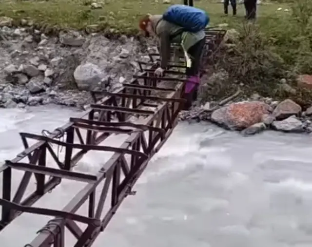 Кырсыктын себеби катары айтылып жаткан жаратылыш коругундагы көпүрө