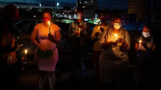Une marche pour pleurer les victimes du Coronavirus en Afrique du Sud