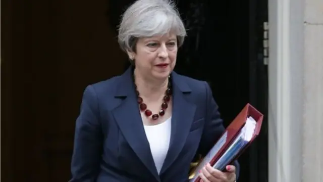 นายกรัฐมนตรีสัญญาว่าจะช่วยเหลือครอบครัวที่มีรายได้เพียงแค่อยู่รอด