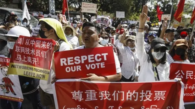 Una protesta contra el golpe de Estado en Yangon