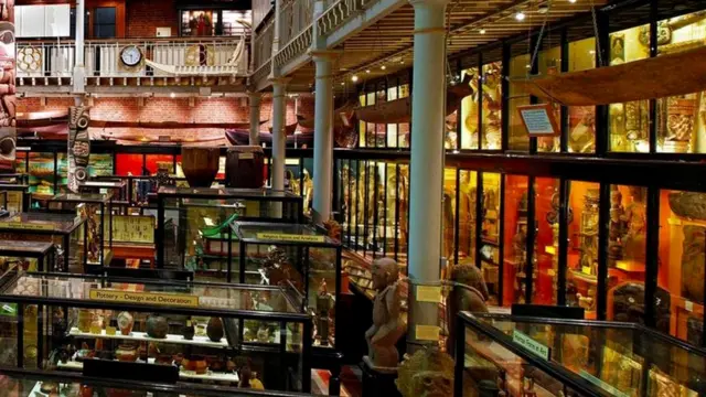 Предметы разложены по своему предназначению или функционалу