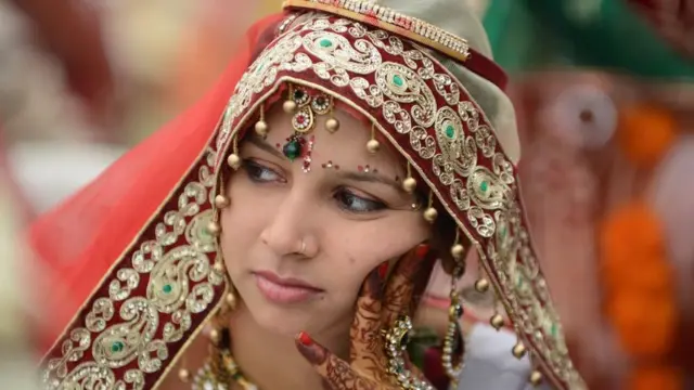 'அழகான, பண்பான, குடும்பப்பாங்கான' மணமகன் வேண்டாமா?