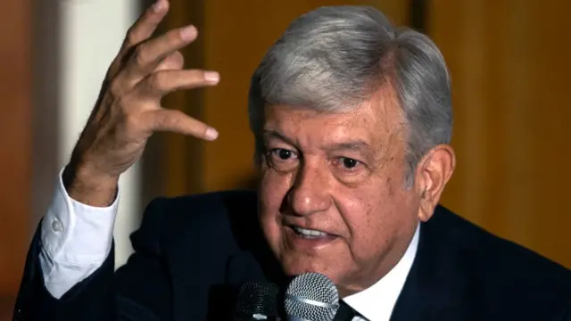 AMLO.