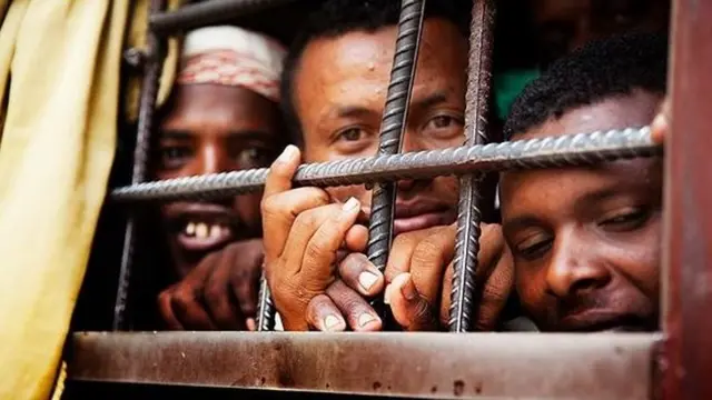 Aworan awọn ẹlẹwọn lọgba ẹwọn