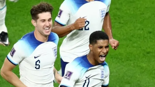 Marcus Rashford celebra su gol