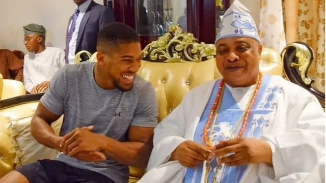Anthony Joshua pẹlu Akarigbo ilẹ Rẹmọ