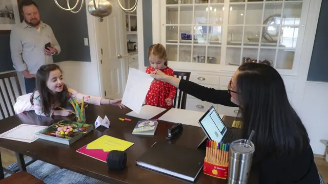 Сім'я коронавірус карантин