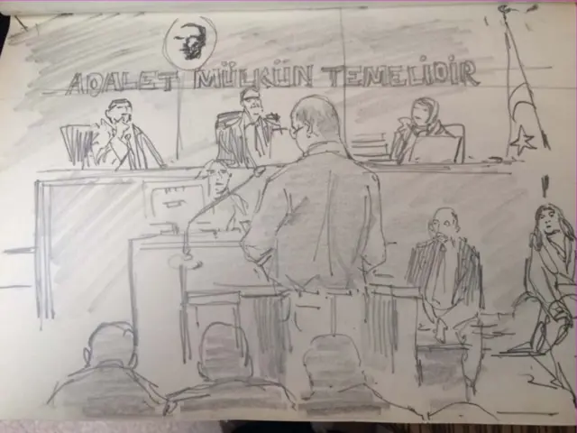 Ahmet Şık savunmasını yapıyor.