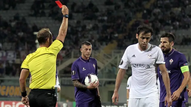 Elvin Yunuszadənin qırmızı vərəqə alması oyunda həlledici məqamlardan biri olub