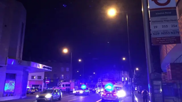 ป้ายรถเมล์ใกล้ฟินสเบอร์รีพาร์ค