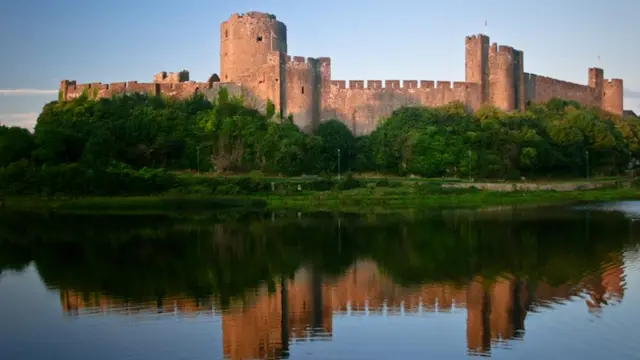 Замок Пембрук на закате